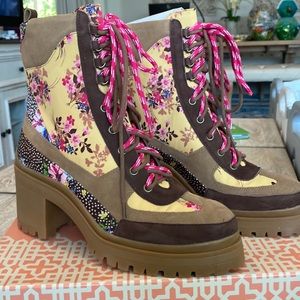 Gianni Bini size 12 women’s boot never worn